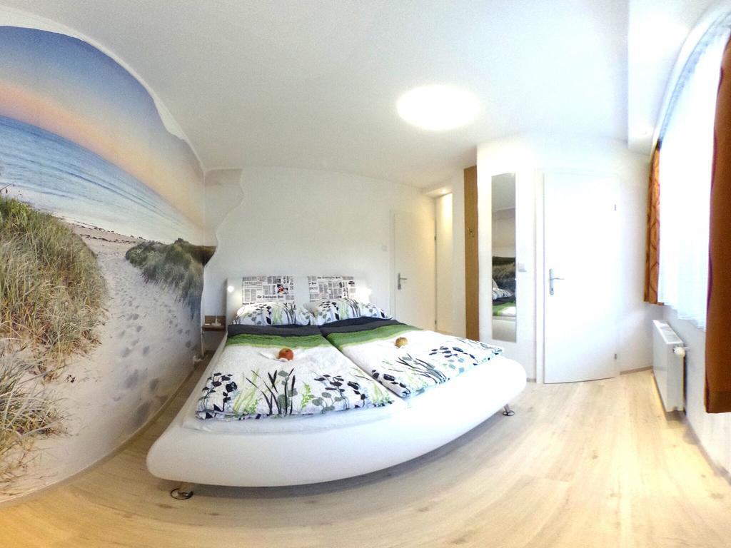 Hotel Haus Charlie Velden am Wörthersee Esterno foto