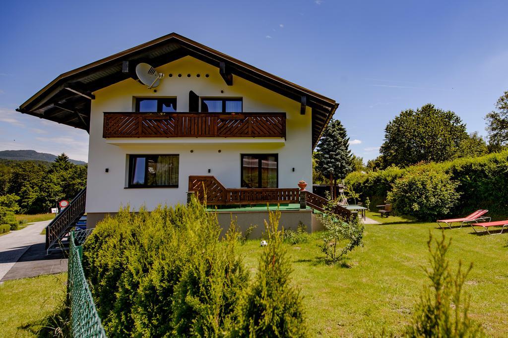 Hotel Haus Charlie Velden am Wörthersee Esterno foto